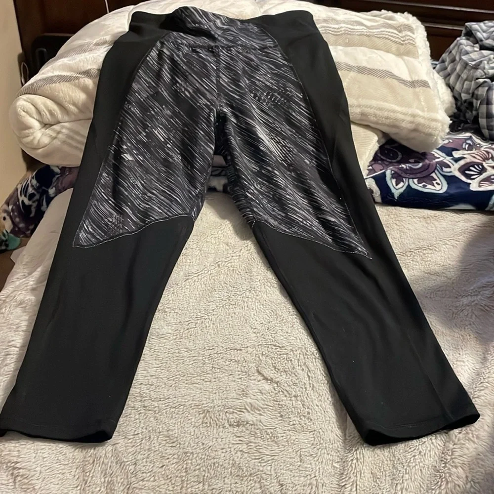 Champion‎ Black Gray White Active Leggings Sz Medium